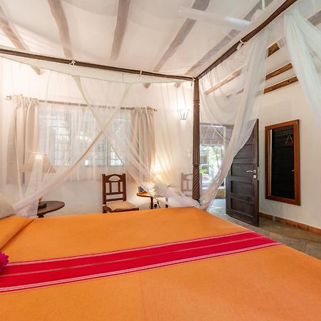 Diani Marine Divers Village Diani Beach Ngoại thất bức ảnh