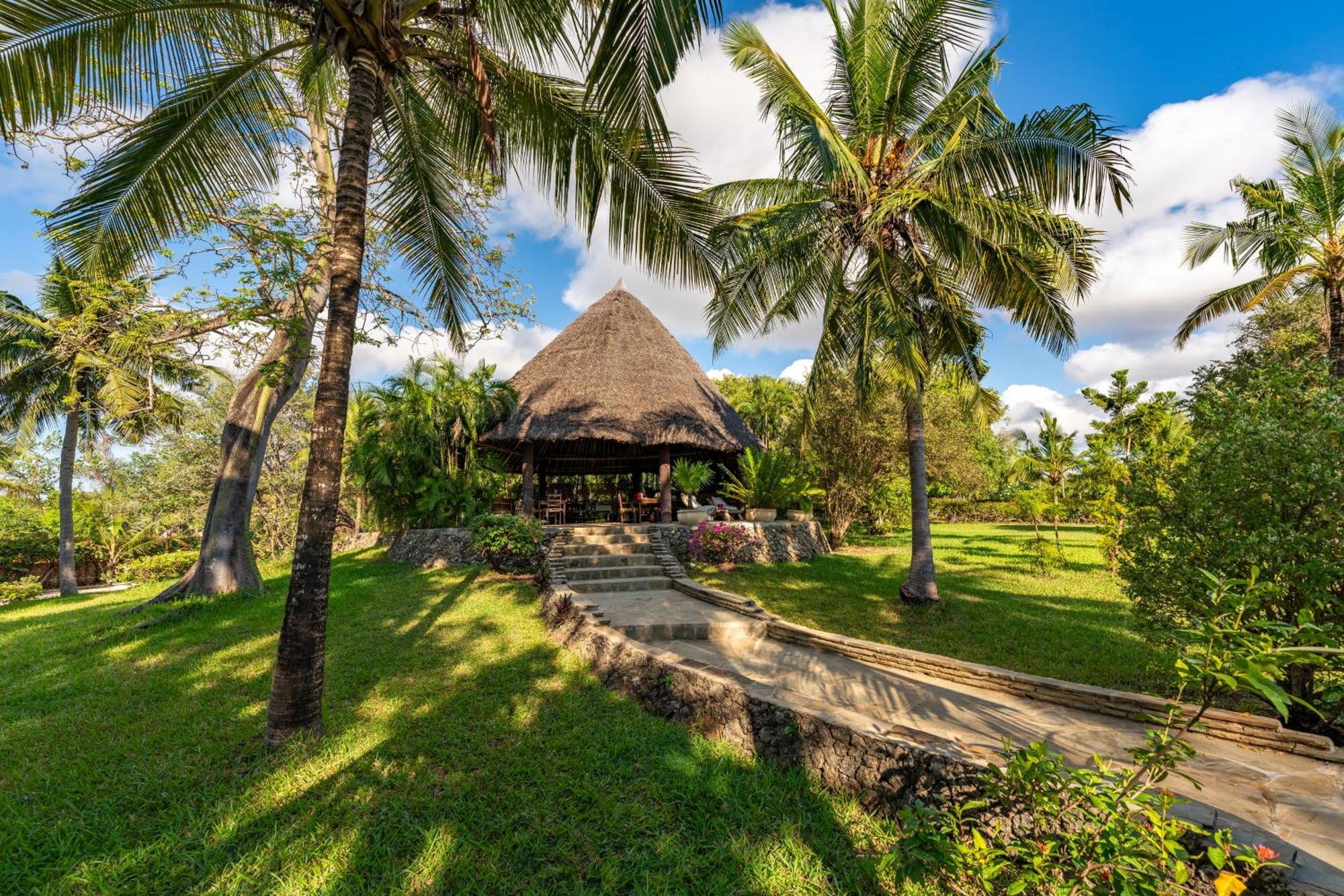 Diani Marine Divers Village Diani Beach Ngoại thất bức ảnh